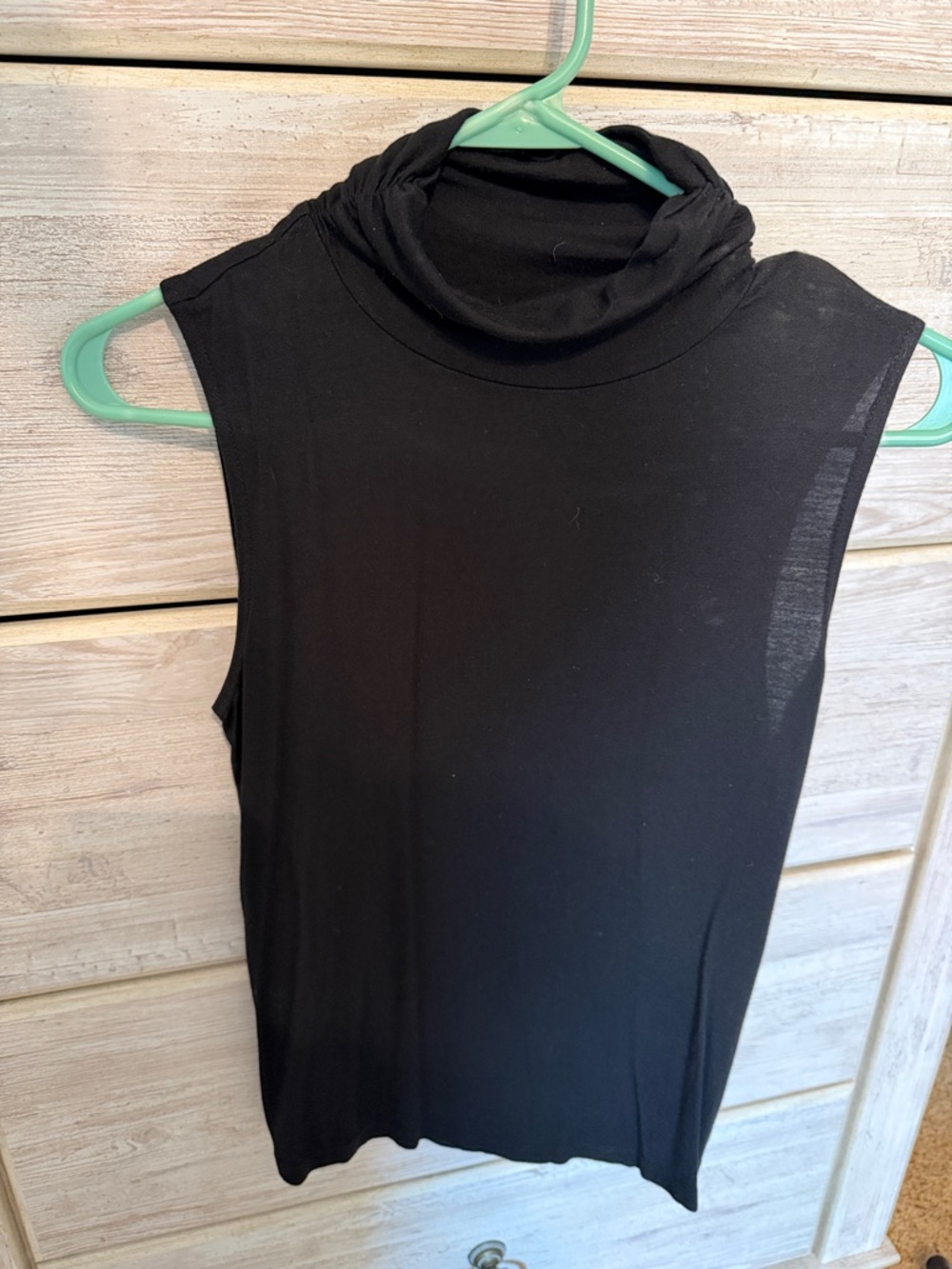 Women’s Covington Black Sleeveless Mock Neck Tank- small